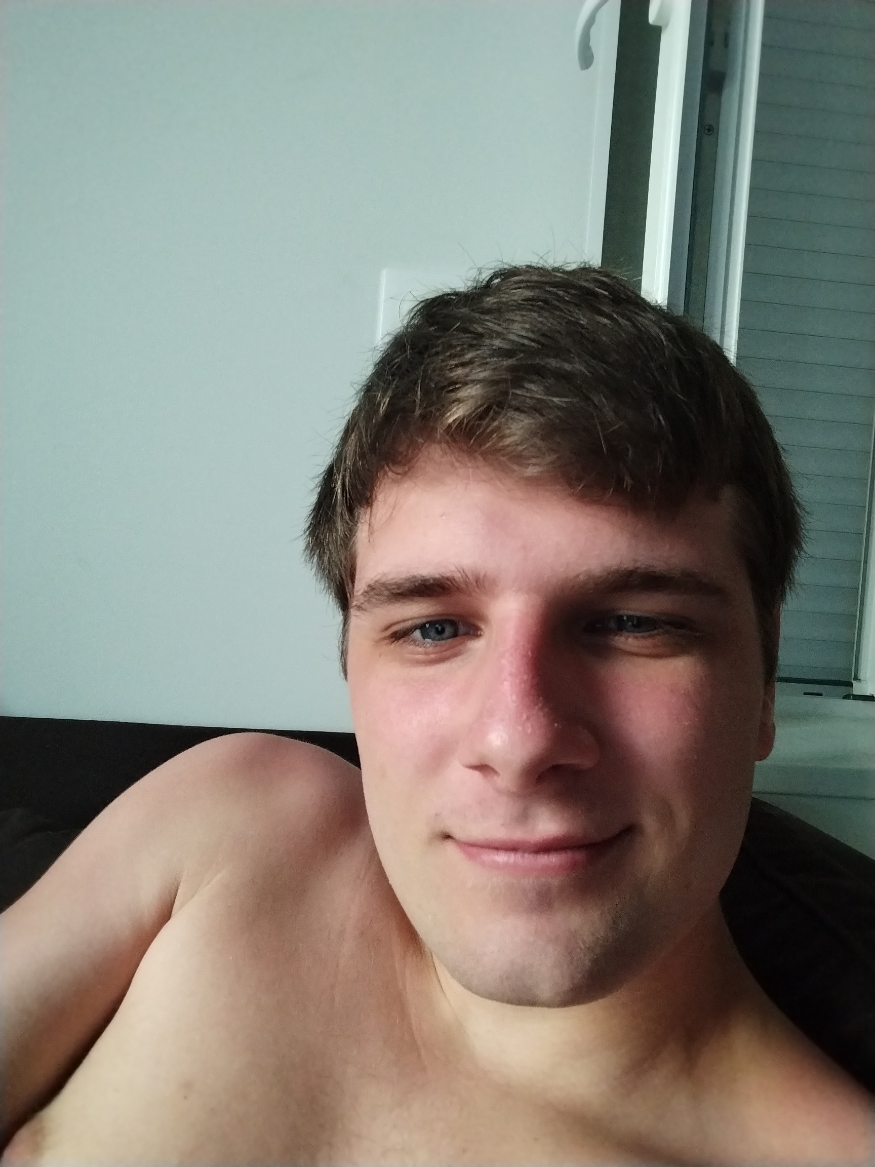 Profil de Eyyub, 24 ans, Libertine à Niederwampach