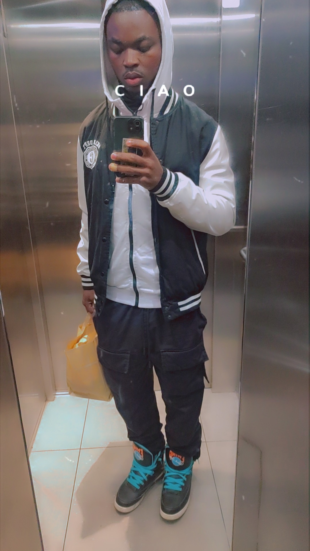 Profil de Carles, 22 ans, Libertine à Urspelt