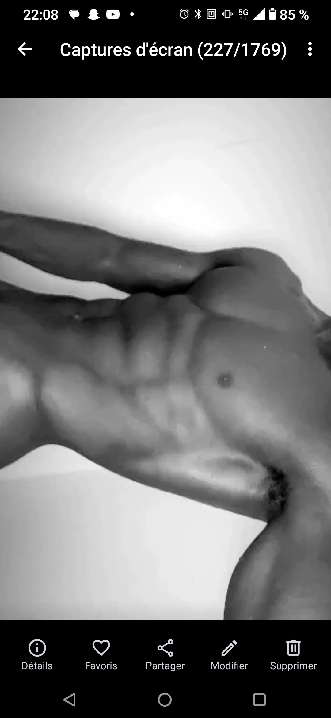 Profil de Hakime, 22 ans, Libertine à Lausdorn